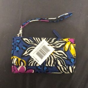 Vera Bradley Smartphone Wristlet